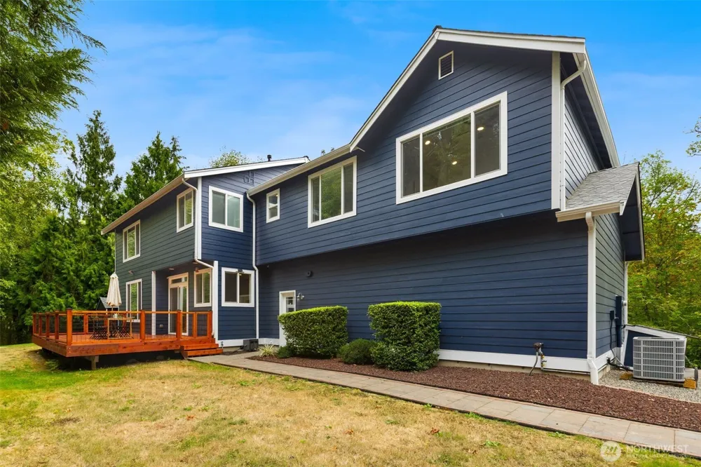 640 8th Avenue Fox Island, WA 98333