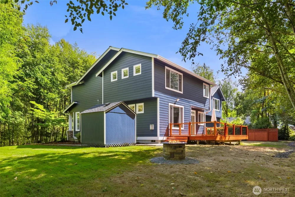 640 8th Avenue Fox Island, WA 98333