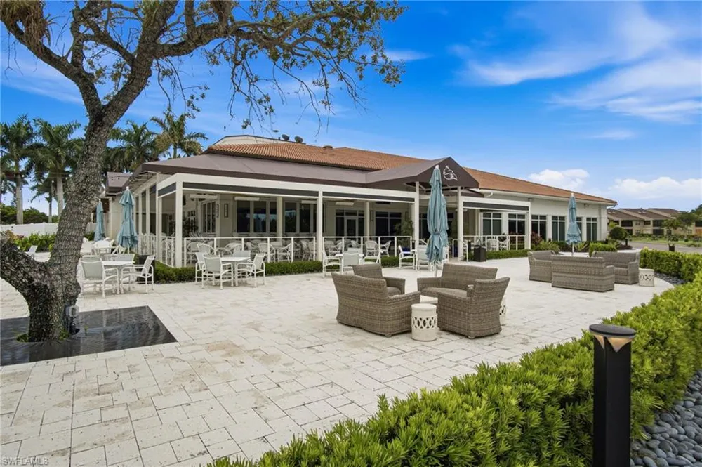 221 Fox Glen Drive #2302 Naples, FL 34104