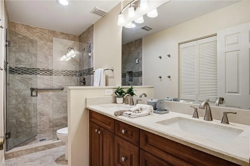 221 Fox Glen Drive #2302 Naples, FL 34104