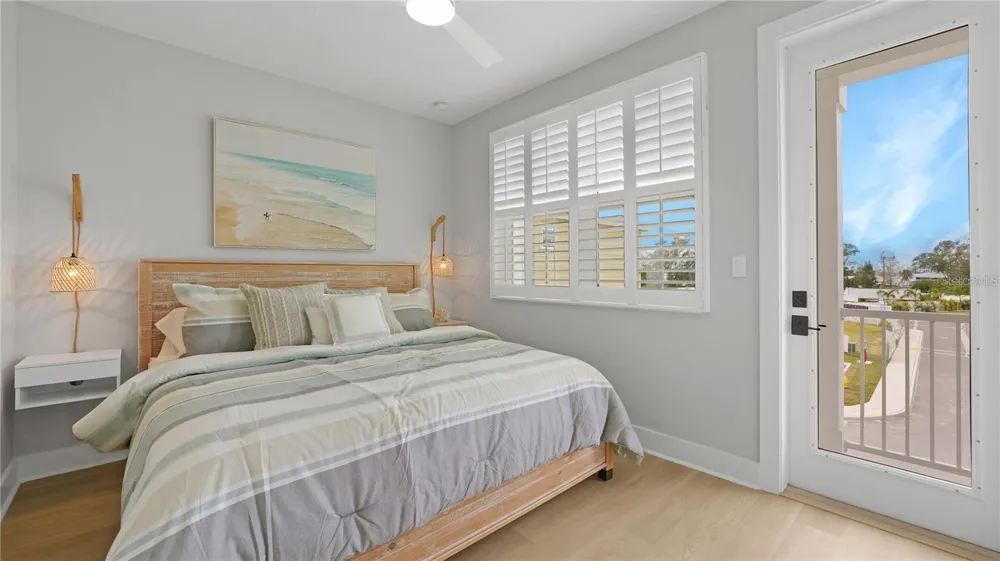111 4TH STREET S Bradenton Beach, FL 34217