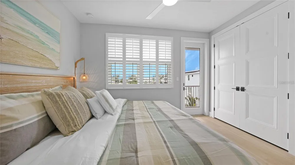 111 4TH STREET S Bradenton Beach, FL 34217
