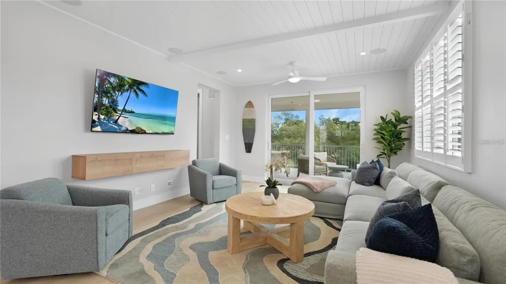 111 4TH STREET S Bradenton Beach, FL 34217