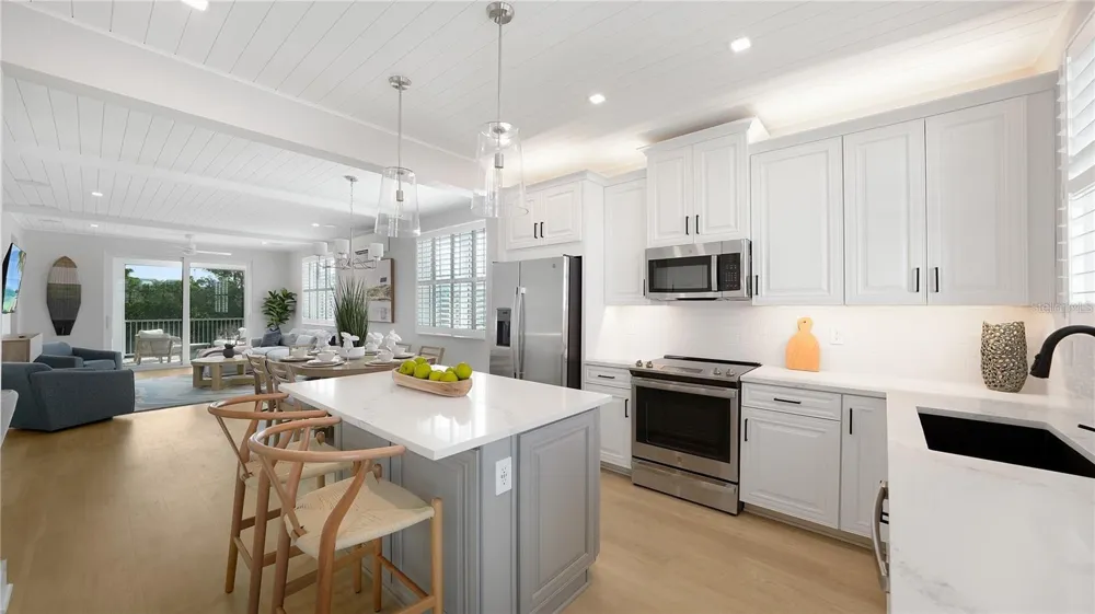 111 4TH STREET S Bradenton Beach, FL 34217