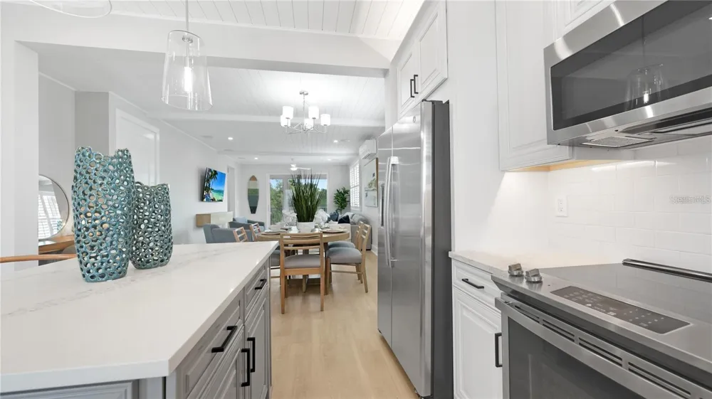 111 4TH STREET S Bradenton Beach, FL 34217