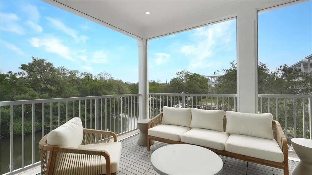 111 4TH STREET S Bradenton Beach, FL 34217