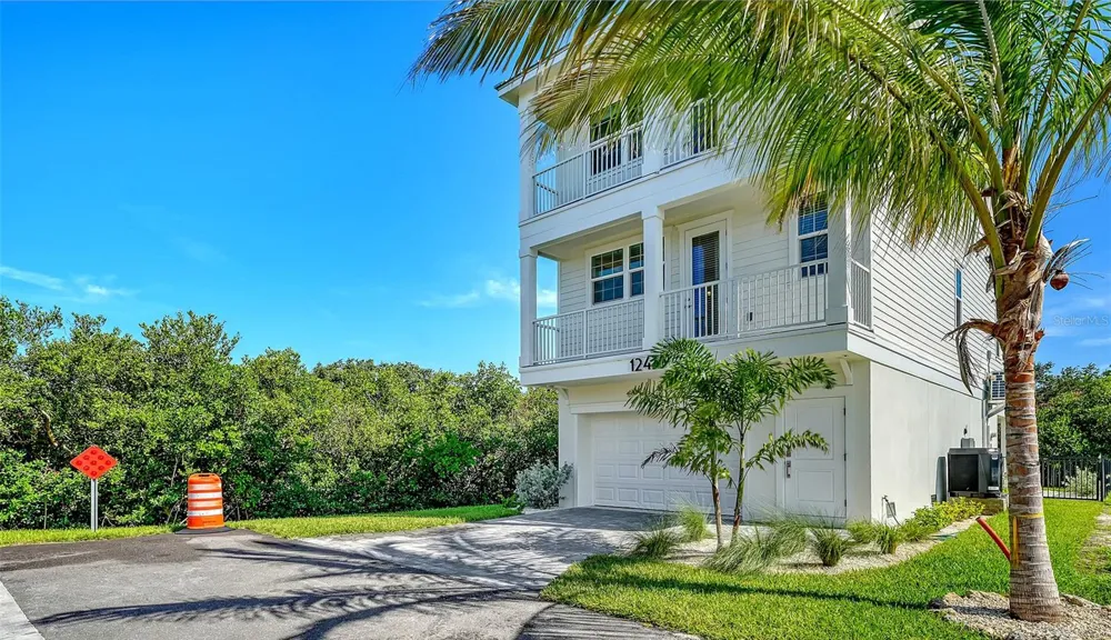 111 4TH STREET S Bradenton Beach, FL 34217