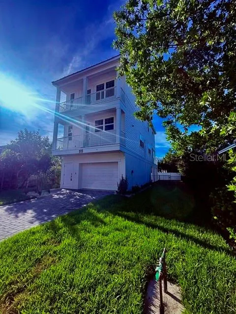 111 4TH STREET S Bradenton Beach, FL 34217