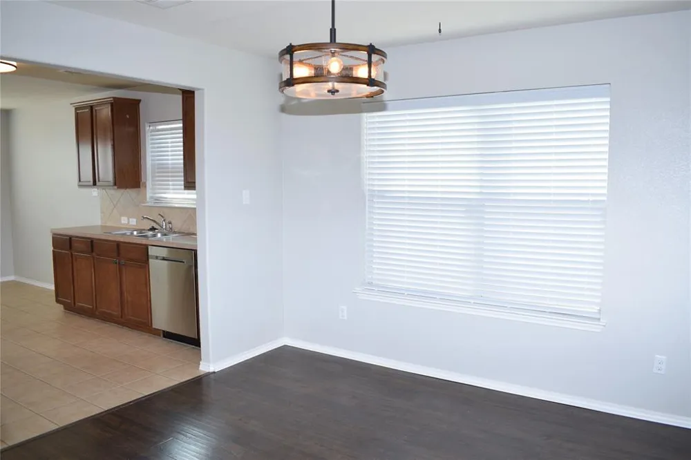 375 Housefinch Loop Leander, TX 78641