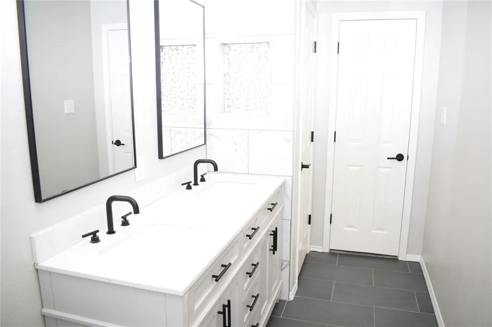 375 Housefinch Loop Leander, TX 78641