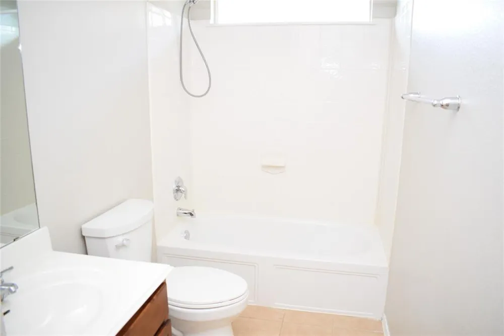 375 Housefinch Loop Leander, TX 78641