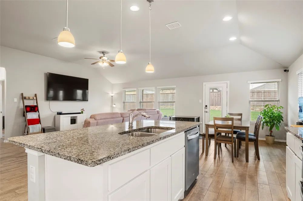 3205 Buckskin Trail Aubrey, TX 76227