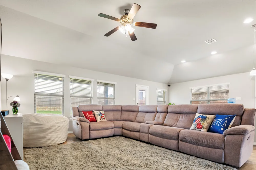 3205 Buckskin Trail Aubrey, TX 76227