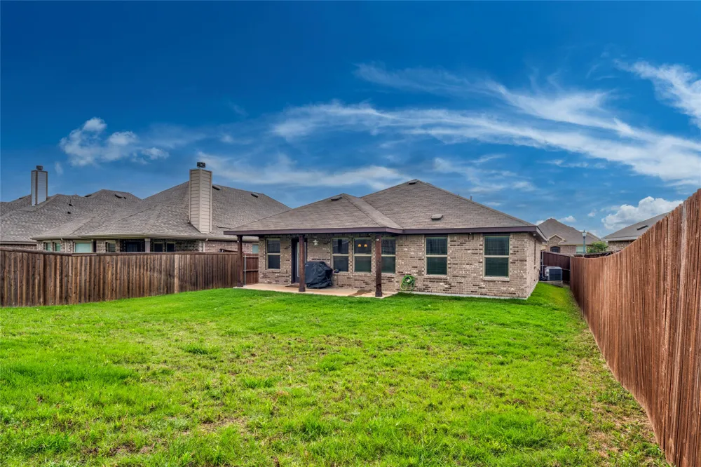 3205 Buckskin Trail Aubrey, TX 76227