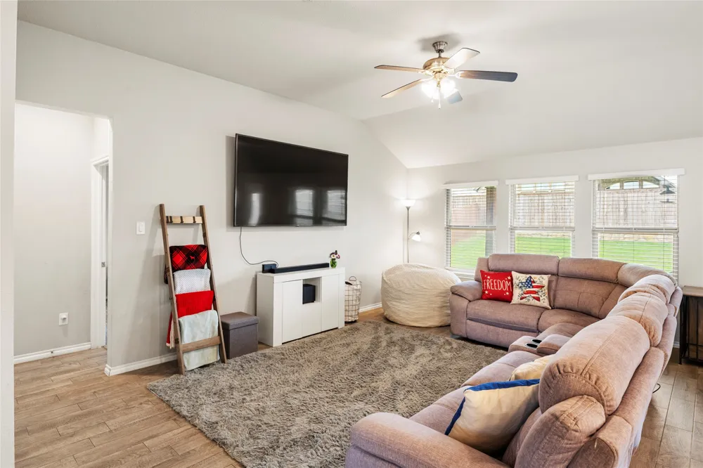 3205 Buckskin Trail Aubrey, TX 76227