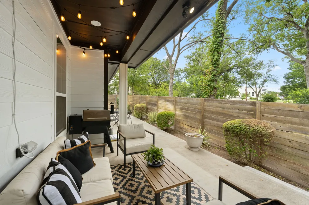 407 W Light Street Waxahachie, TX 75165