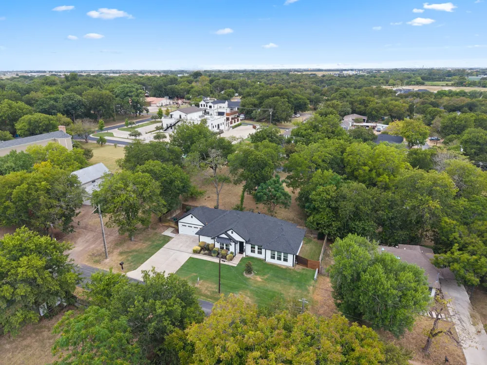 407 W Light Street Waxahachie, TX 75165