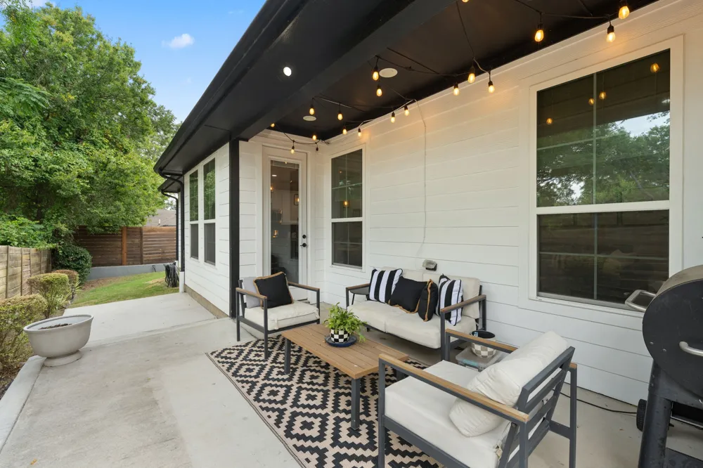 407 W Light Street Waxahachie, TX 75165