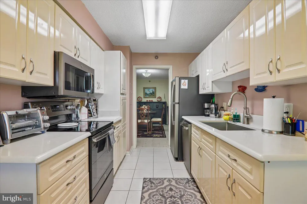 14809 PENNFIELD CIRCLE #405 Silver Spring, MD 20906