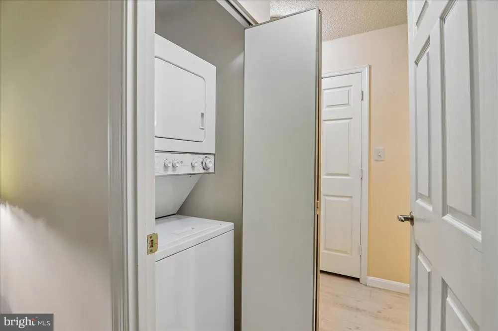 14809 PENNFIELD CIRCLE #405 Silver Spring, MD 20906