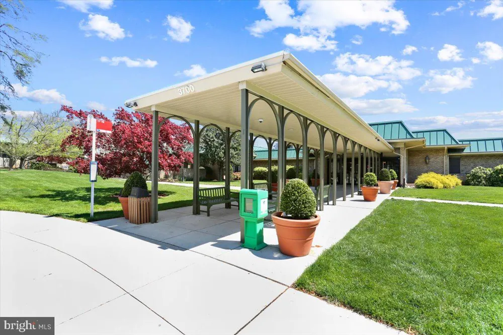 14809 PENNFIELD CIRCLE #405 Silver Spring, MD 20906