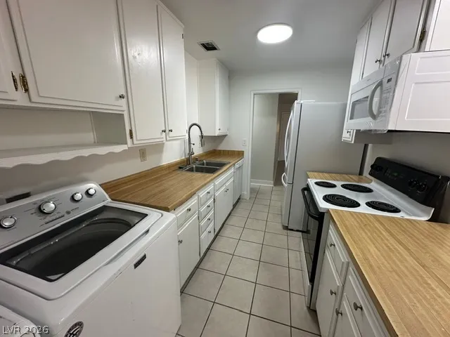 3322 S Pecos Road Las Vegas, NV 89121