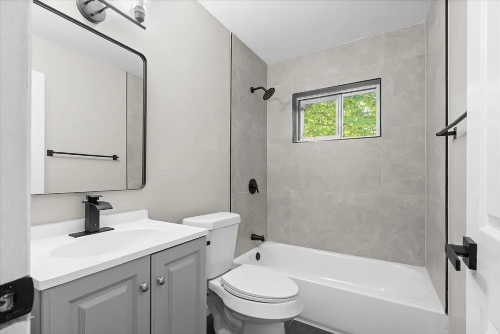 16682 Tracey Street Detroit City, MI 48235