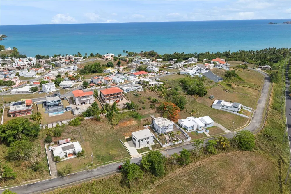 C. MARINA, 26-D MANSIONES PLAYA HUCARES Naguabo, PR 00718
