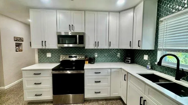 805 W VIRGINIA AVENUE Tampa, FL 33603