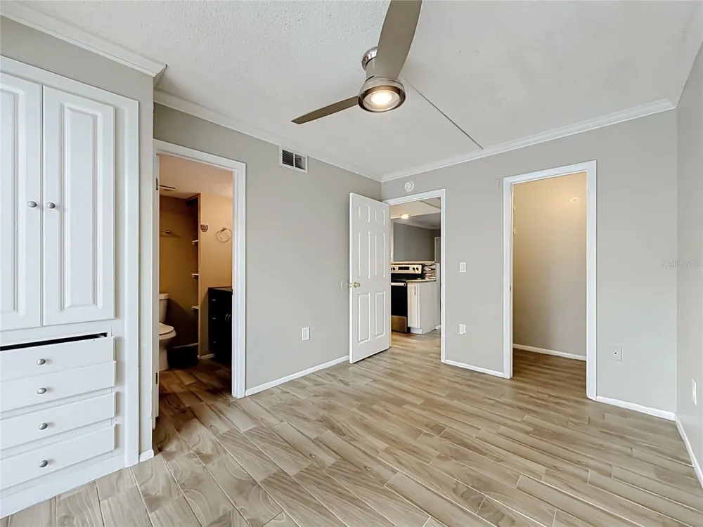 131 WATER FRONT WAY #220 Altamonte Springs, FL 32701
