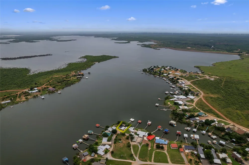 326 Moonshine Circle Seymour, TX 76380