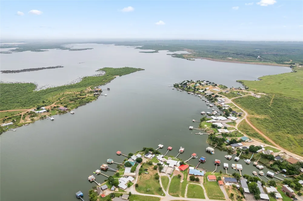326 Moonshine Circle Seymour, TX 76380