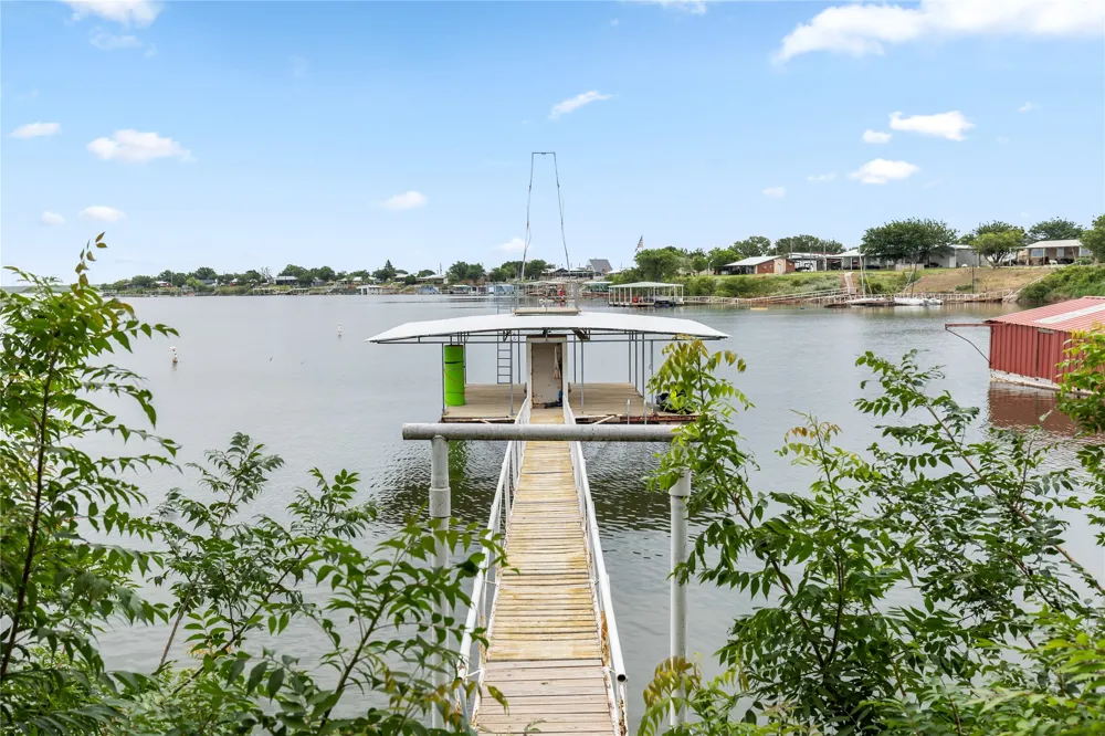 326 Moonshine Circle Seymour, TX 76380