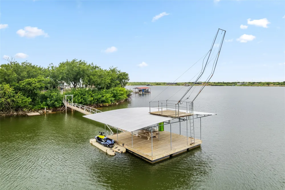 326 Moonshine Circle Seymour, TX 76380