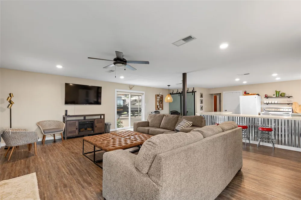 326 Moonshine Circle Seymour, TX 76380