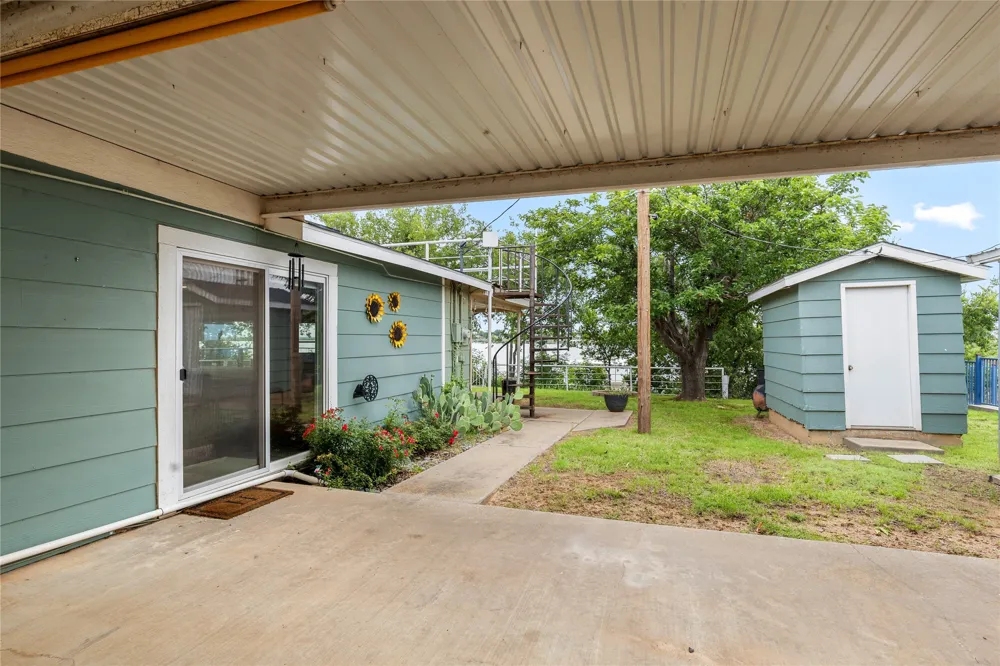 326 Moonshine Circle Seymour, TX 76380