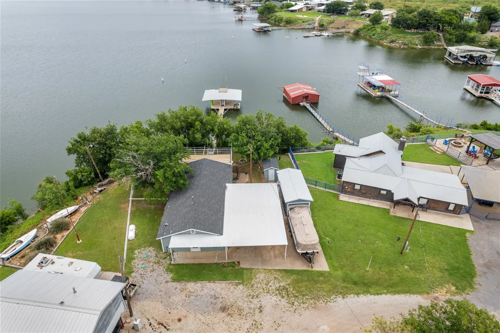 326 Moonshine Circle Seymour, TX 76380