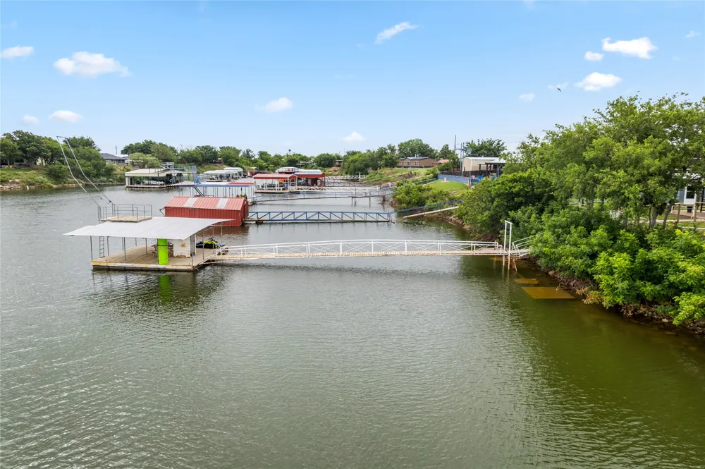 326 Moonshine Circle Seymour, TX 76380