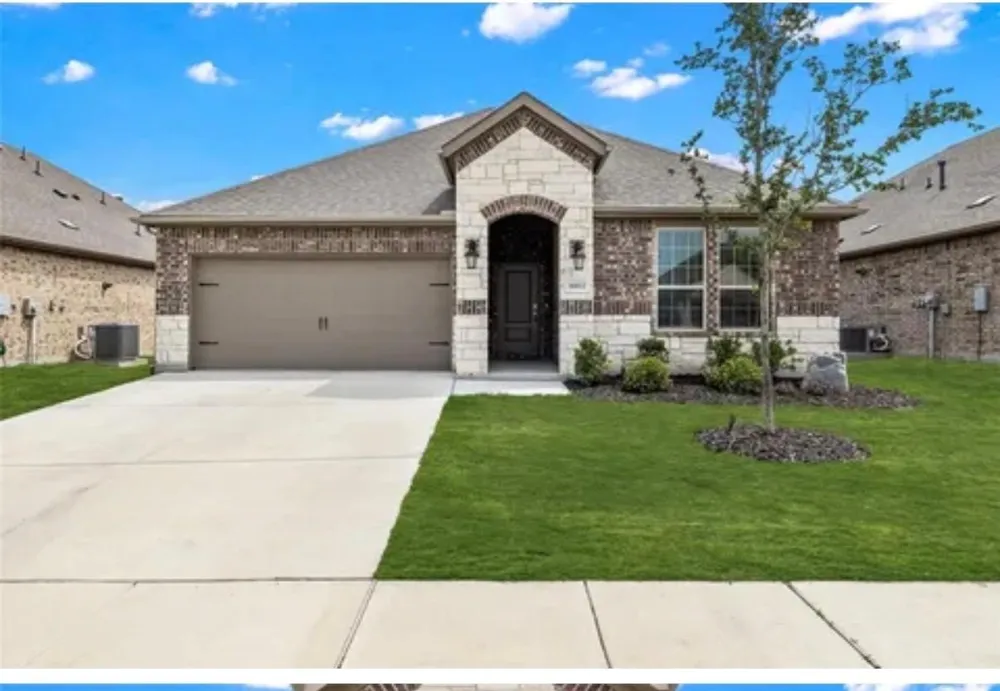 10812 Table Bluff Street Aubrey, TX 76227