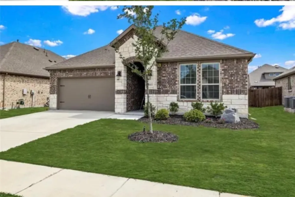 10812 Table Bluff Street Aubrey, TX 76227