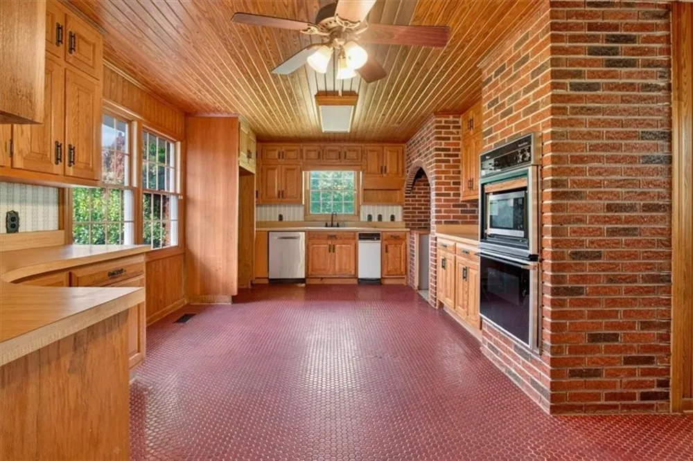 195 River Street Ellijay, GA 30540