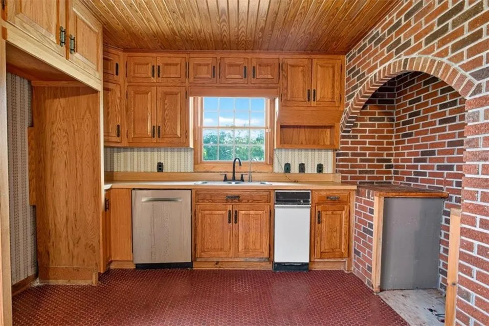 195 River Street Ellijay, GA 30540