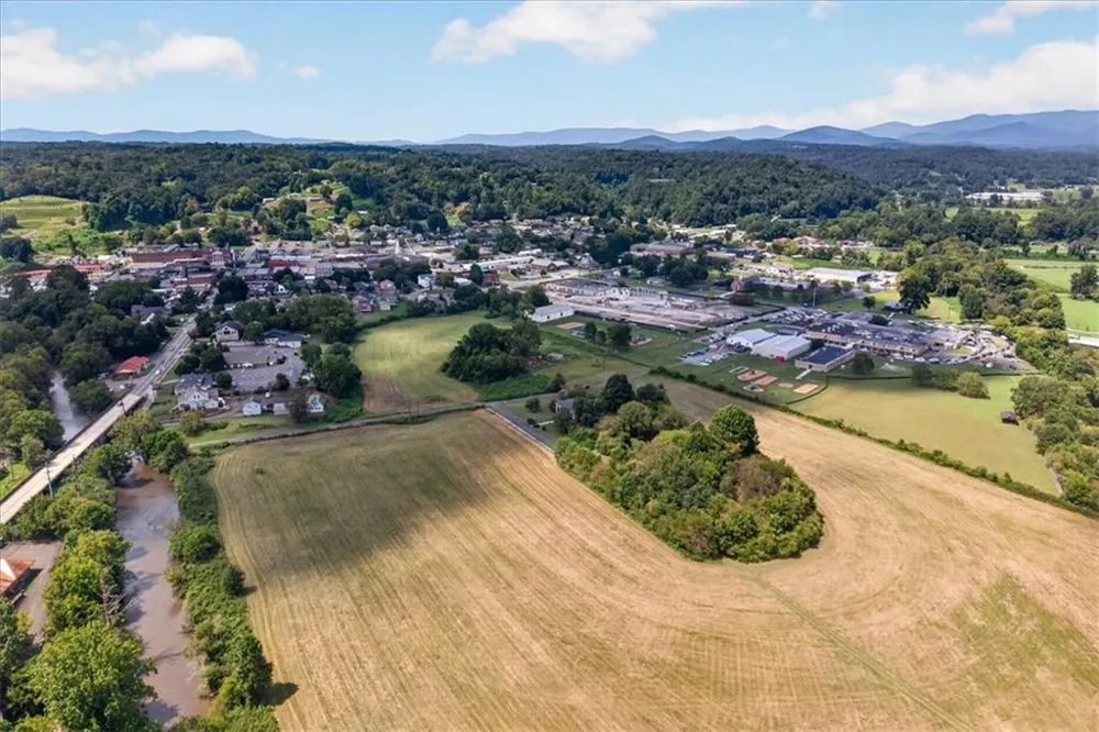 195 River Street Ellijay, GA 30540