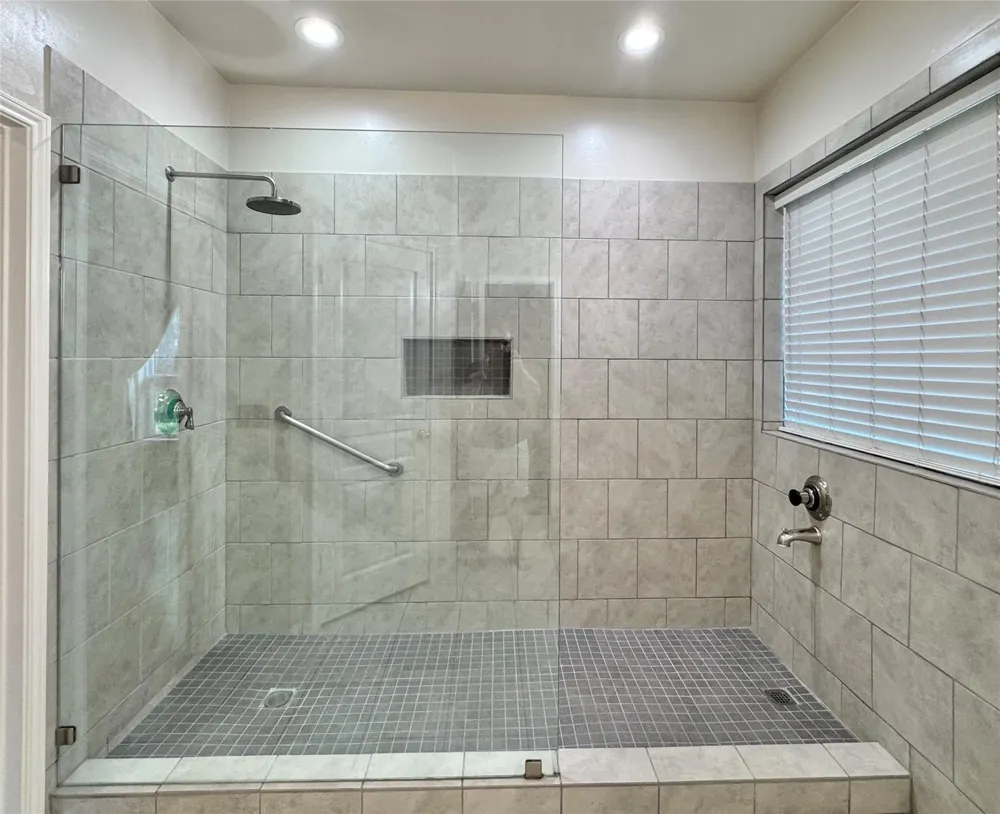 42 Tranquil Glade Place The Woodlands, TX 77381