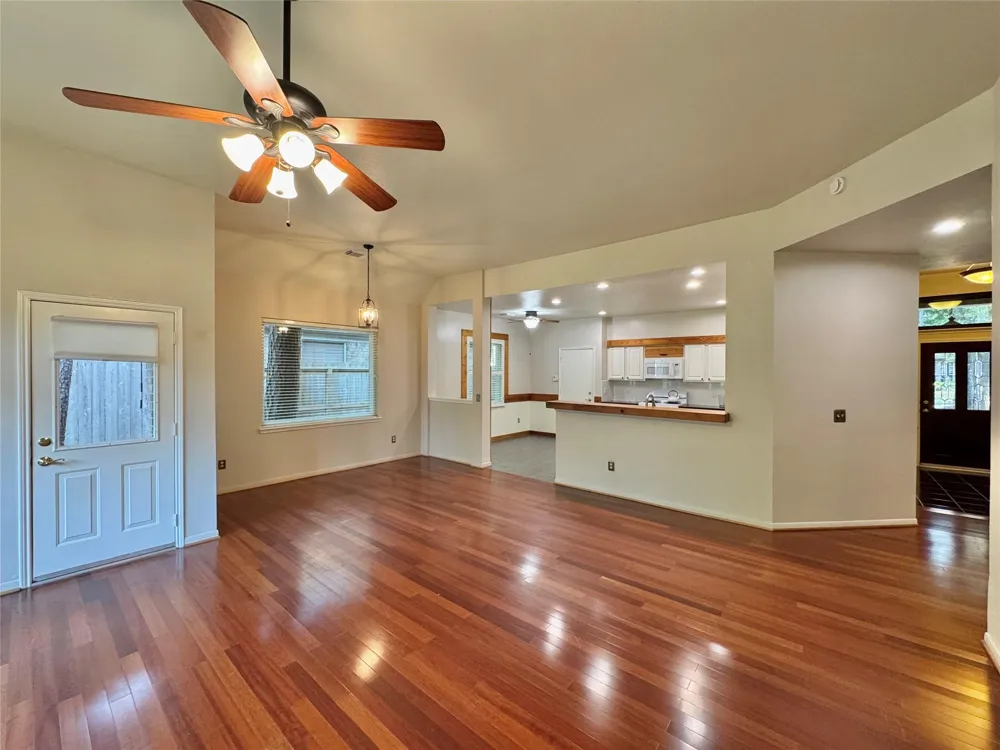 42 Tranquil Glade Place The Woodlands, TX 77381