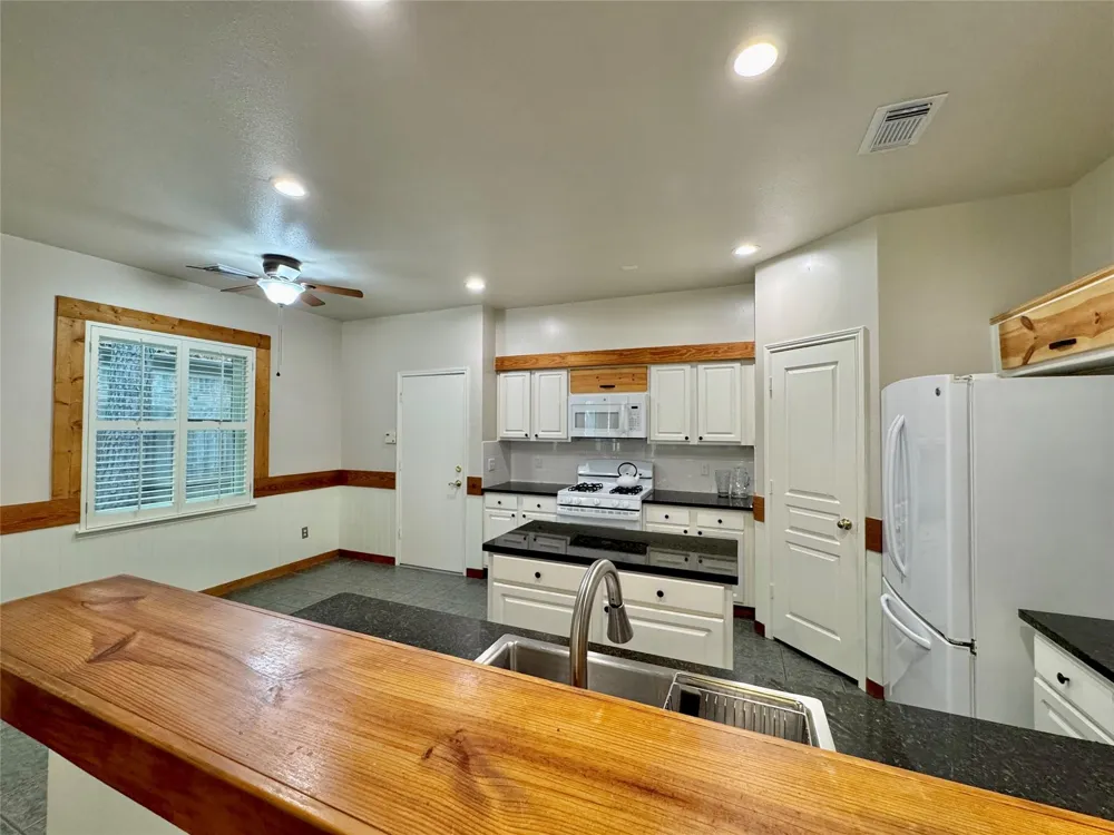 42 Tranquil Glade Place The Woodlands, TX 77381