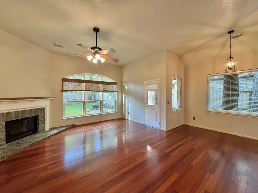 42 Tranquil Glade Place The Woodlands, TX 77381