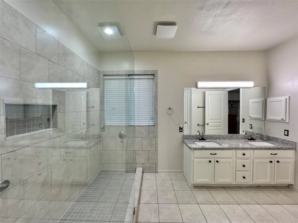 42 Tranquil Glade Place The Woodlands, TX 77381