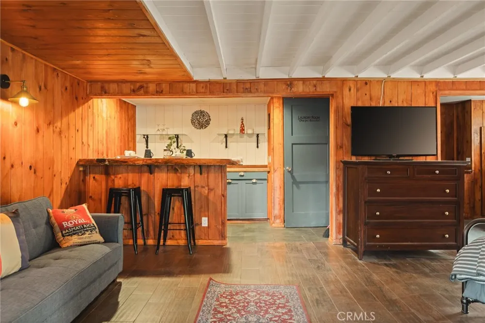 2643 Soutar Running Springs, CA 92382