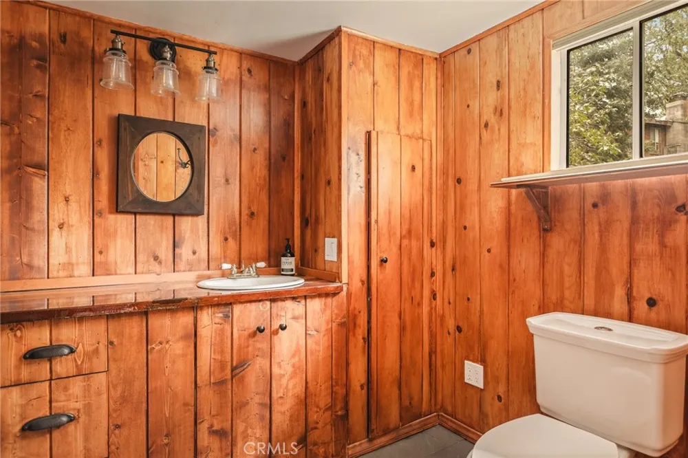 2643 Soutar Running Springs, CA 92382